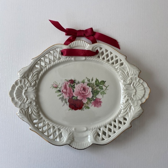 Formalities by Baum Brothers Vintage Victorian Rose Collection Set Of 3 Plates - Picture 4 of 10